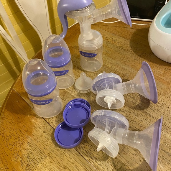 Lansinoh Breastfeeding Essentials Set - Picture 1 of 4